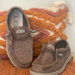 Men’s Hey Dudes size 11